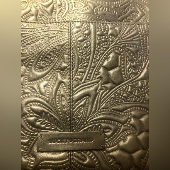 NWT Lucky Brand large black embossed large 100% leather crossbody shoulder purse - Picture 2 of 6